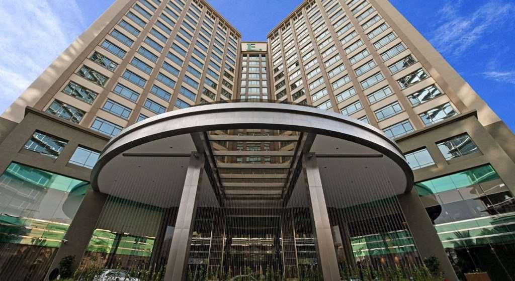 イースティン ホテル クアラ ルンプール ペタリンジャヤ エクステリア 写真 The entrance of the hotel
